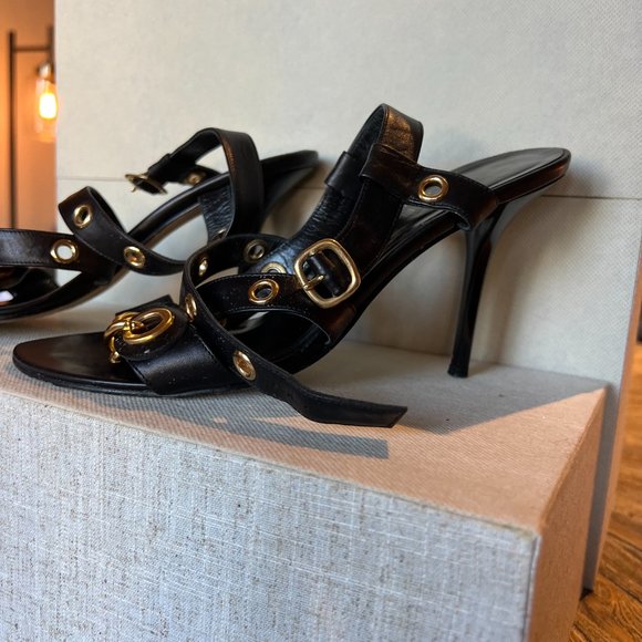 Isabella Fiore Italian Black Leather & Gold Chain Heels - Picture 4 of 7